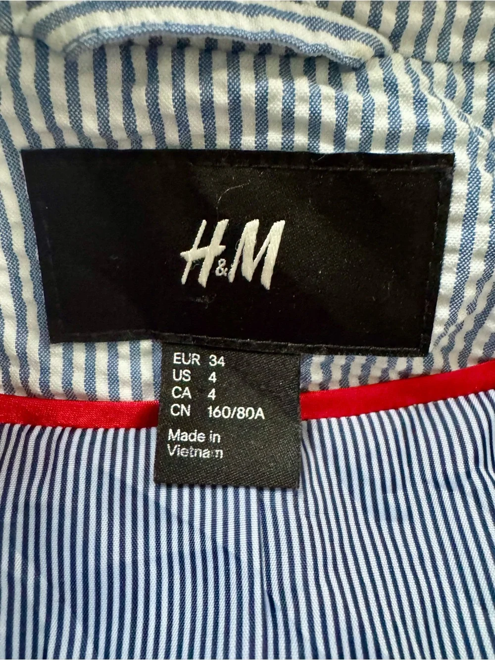 H&M women's seersucker blazer (blue and white stripe). Sz-4. Fitted H&M blazer